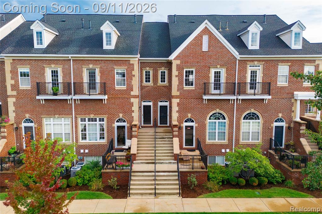 110 West Road Property Photo 1