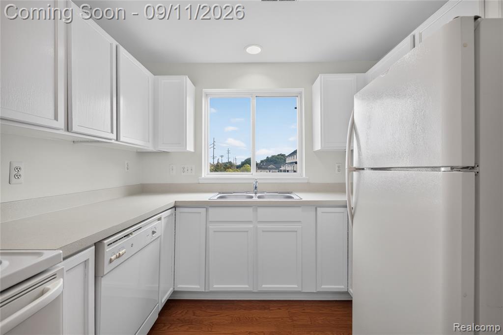 110 West Road Property Photo 18