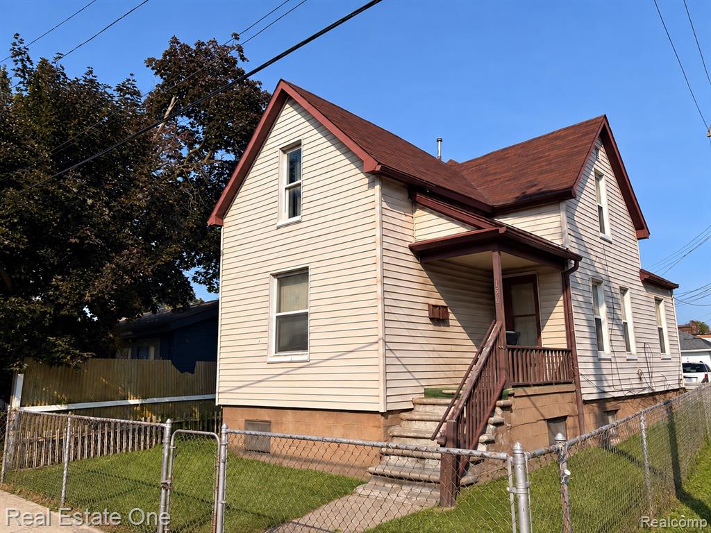 156 Burke Street Property Photo 1