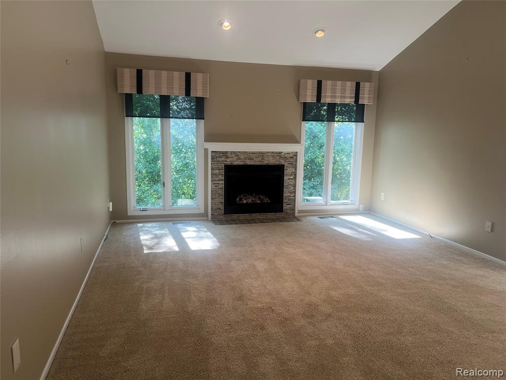 5529 Walnut Circle Property Photo 4