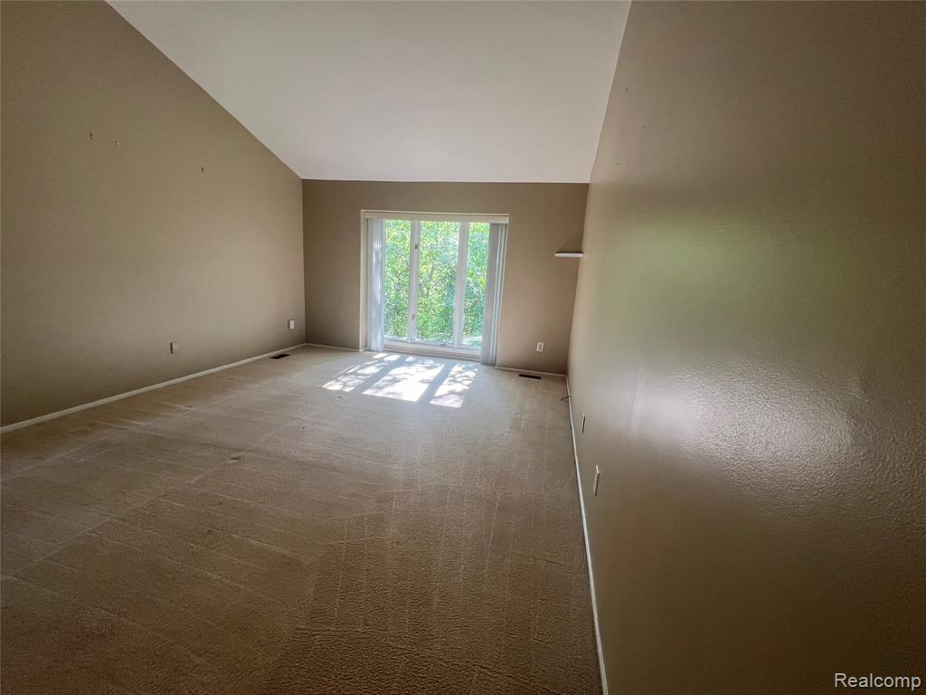 5529 Walnut Circle Property Photo 14