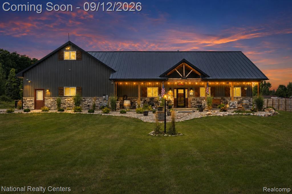 831 N Hadley Road Property Photo 1