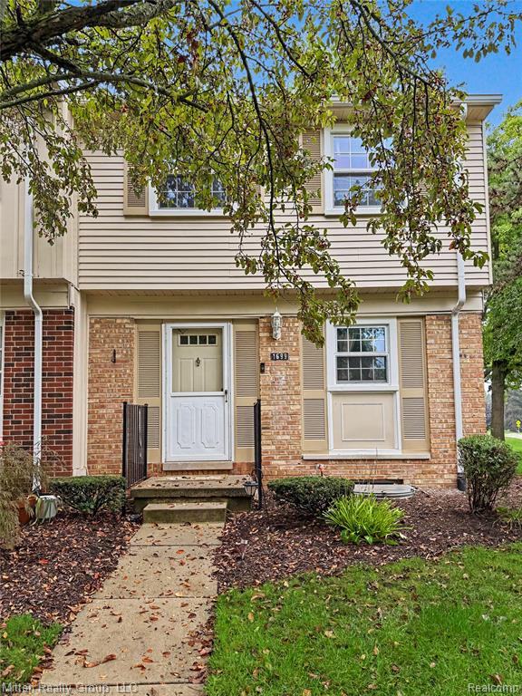 1699 Brentwood Drive Property Photo 2