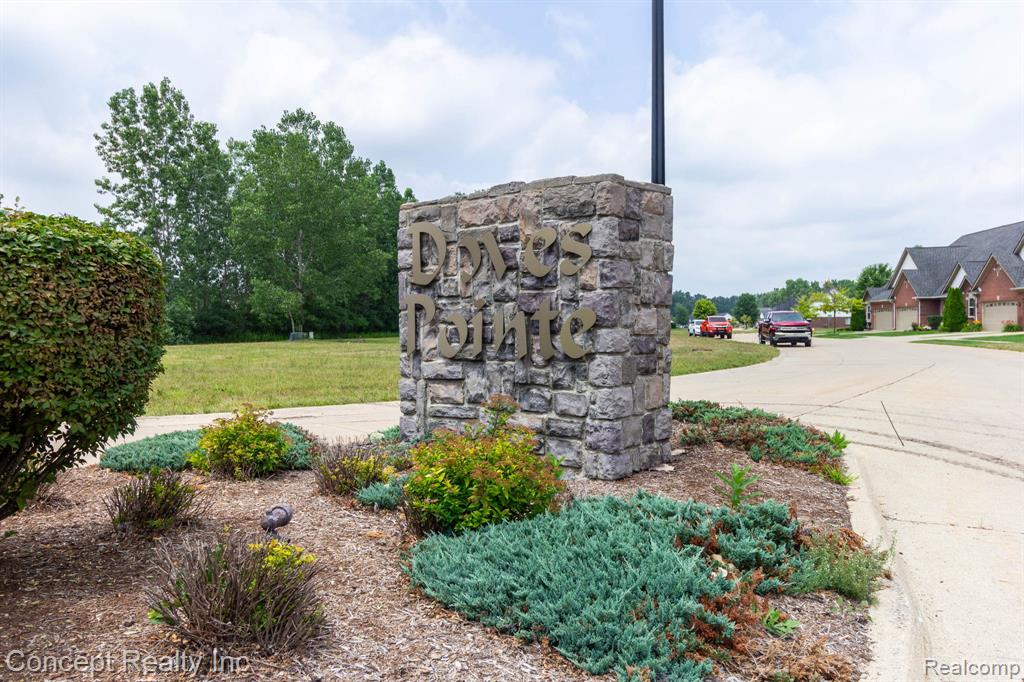 20742 Doves Pointe Drive Property Photo 3