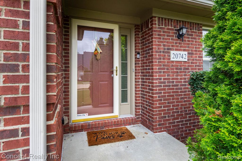 20742 Doves Pointe Drive Property Photo 5
