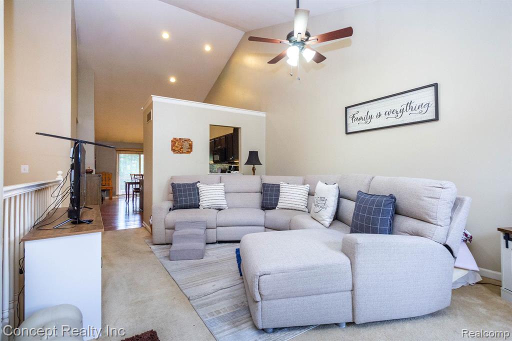 20742 Doves Pointe Drive Property Photo 7