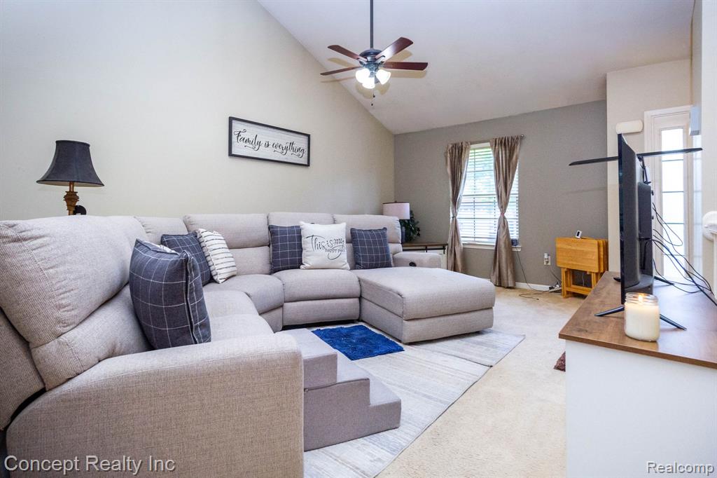 20742 Doves Pointe Drive Property Photo 8