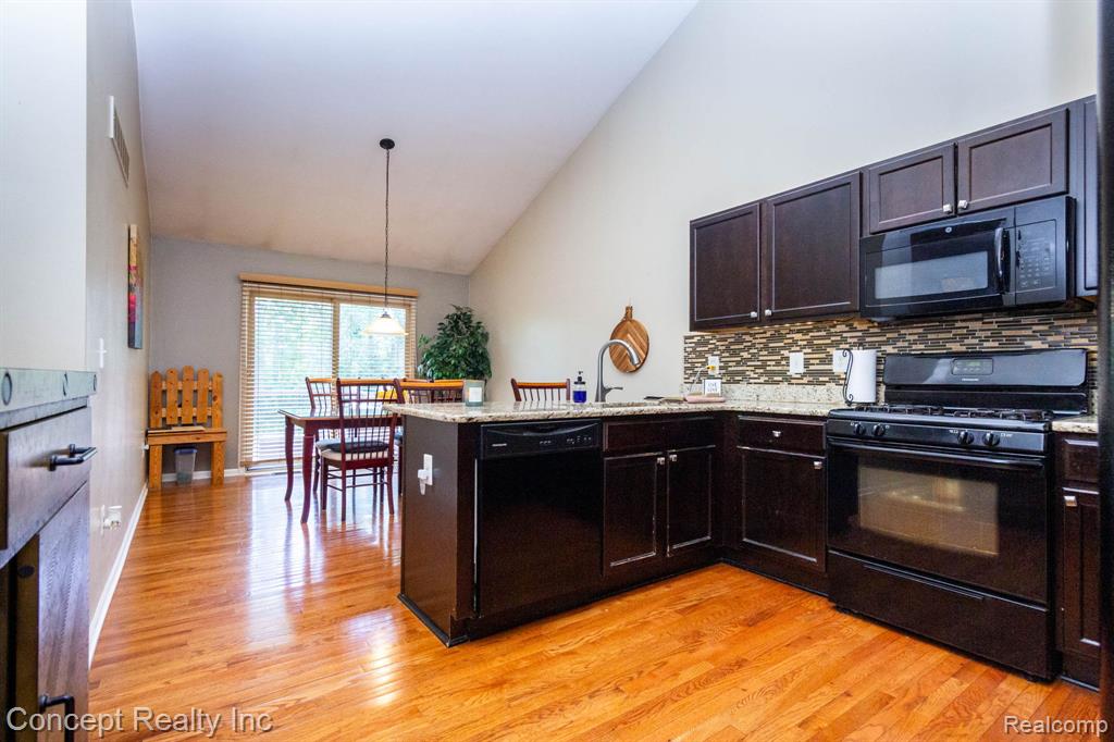 20742 Doves Pointe Drive Property Photo 10
