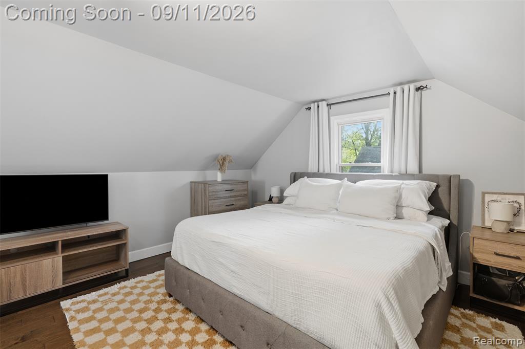 1027 N Vermont Avenue Property Photo 14