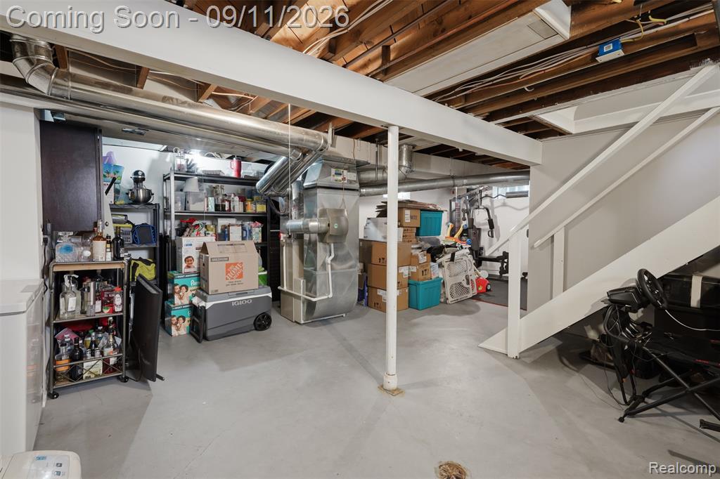 1027 N Vermont Avenue Property Photo 18