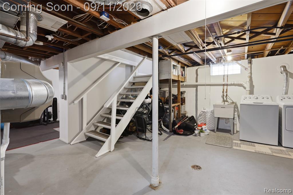 1027 N Vermont Avenue Property Photo 19