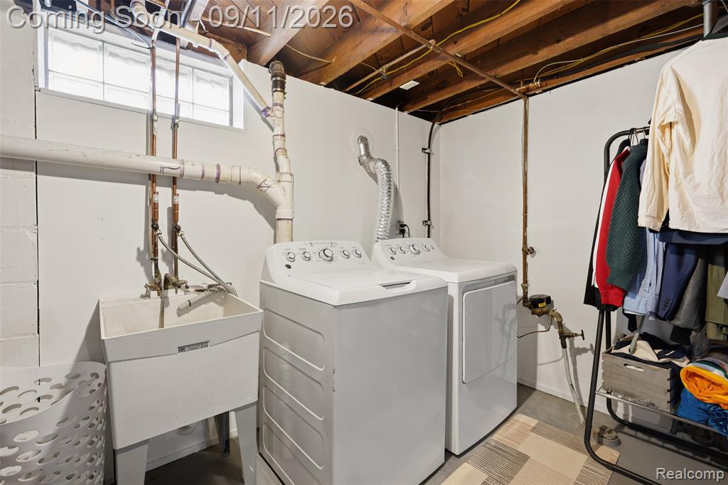 1027 N Vermont Avenue Property Photo 20