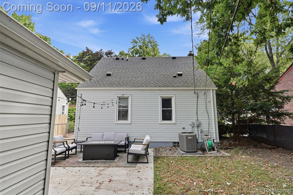 1027 N Vermont Avenue Property Photo 25