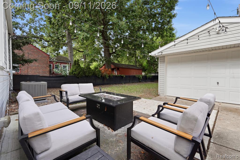 1027 N Vermont Avenue Property Photo 28