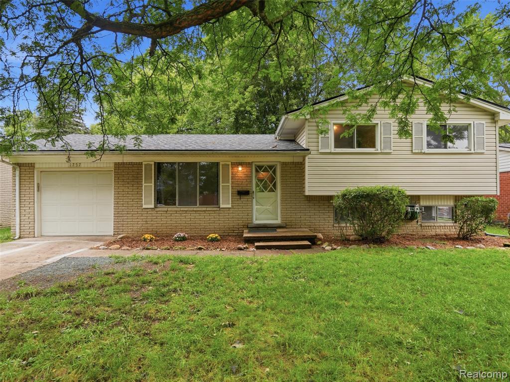 1757 Dover Court Property Photo 1