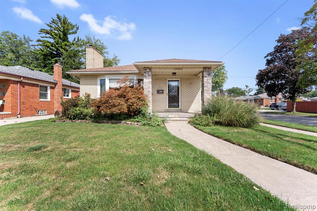 19202 Champaign Road Property Photo 1