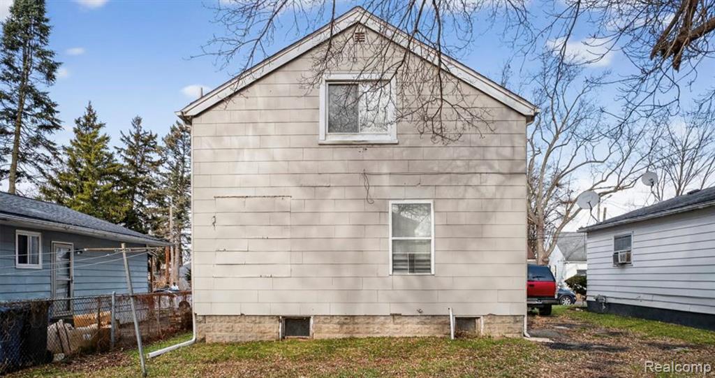 1413 Lincoln Avenue Property Photo 3