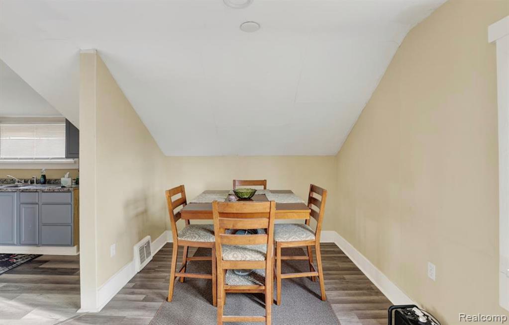 1413 Lincoln Avenue Property Photo 5