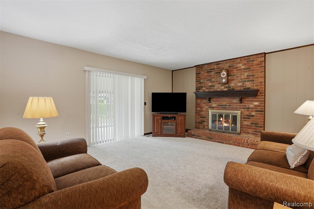 28360 Armanda Drive Property Photo 12
