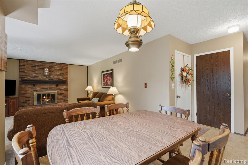 28360 Armanda Drive Property Photo 17