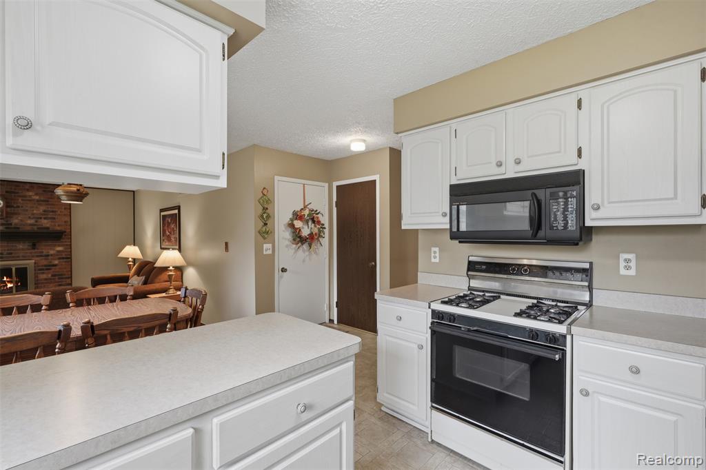 28360 Armanda Drive Property Photo 21