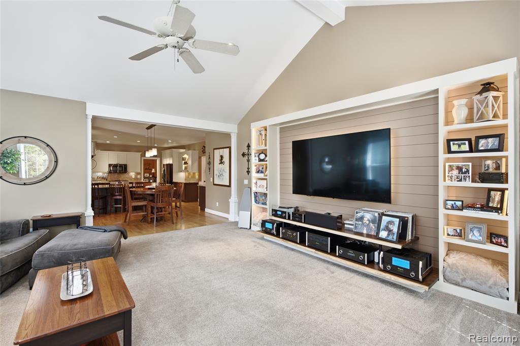 5172 Timber Bend Drive Property Photo 4
