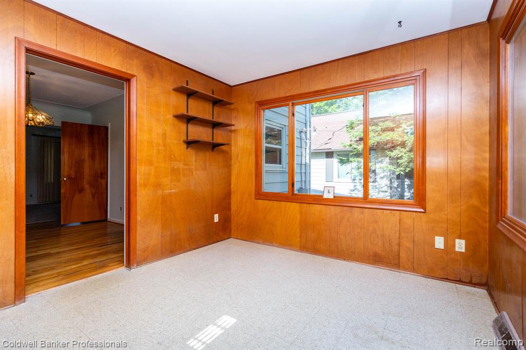 2135 Pontiac Drive Property Photo 11
