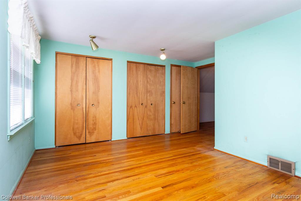 2135 Pontiac Drive Property Photo 13