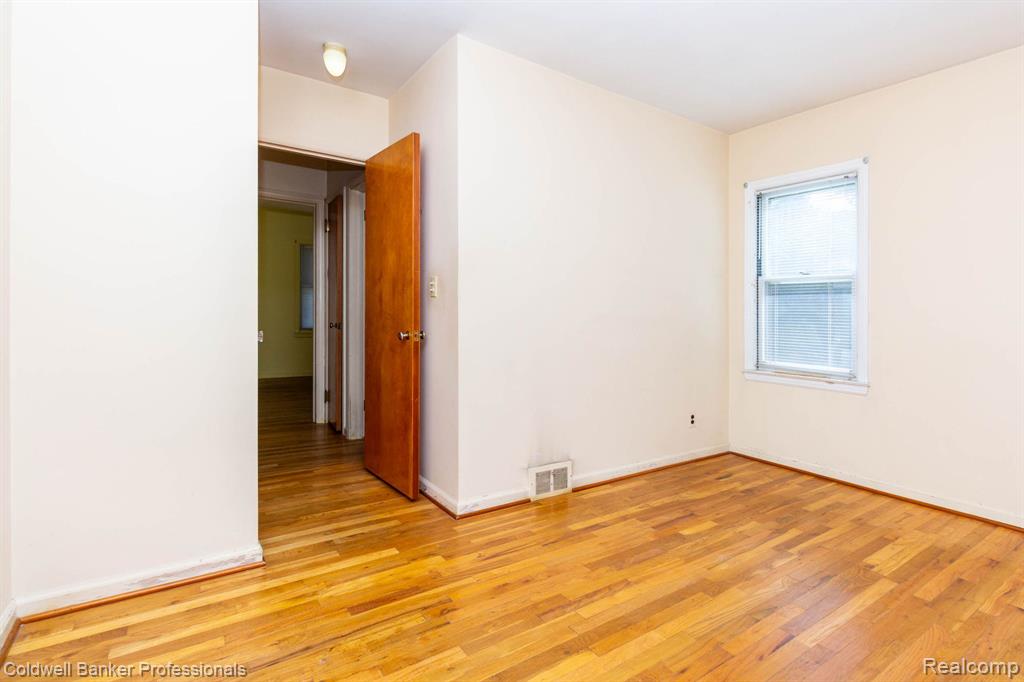 2135 Pontiac Drive Property Photo 18