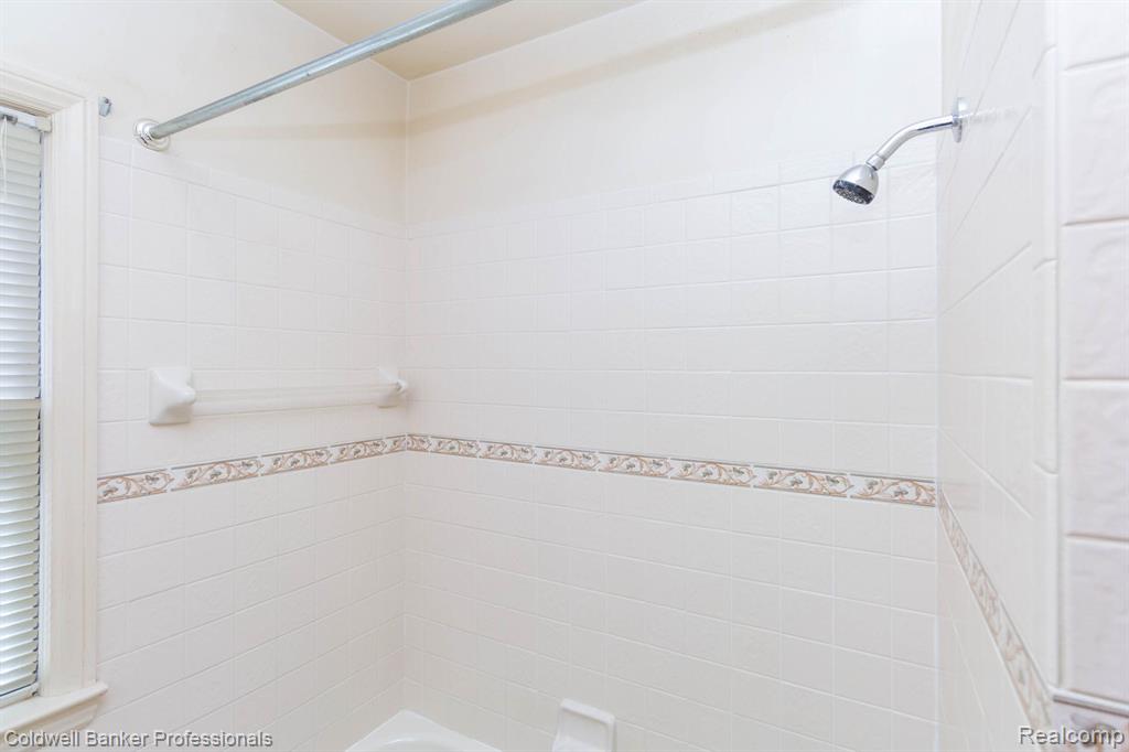2135 Pontiac Drive Property Photo 21