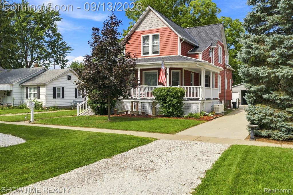 1513 Saint Clair Boulevard Property Photo 1