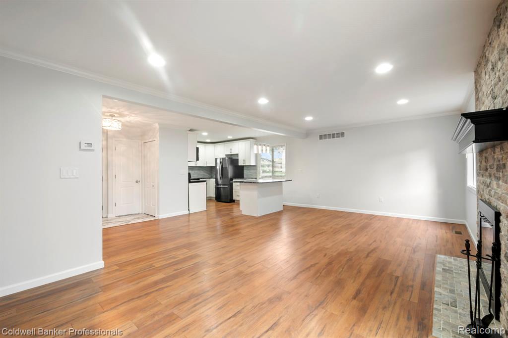 2838 Roundtree Drive Property Photo 11