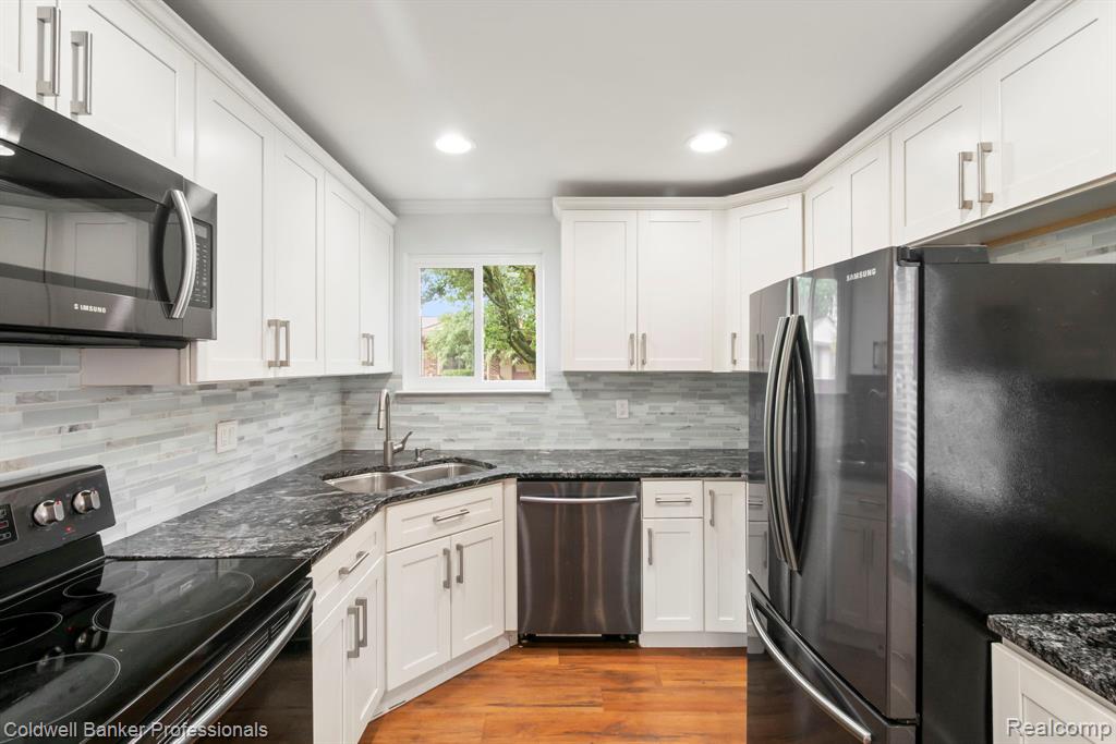 2838 Roundtree Drive Property Photo 20