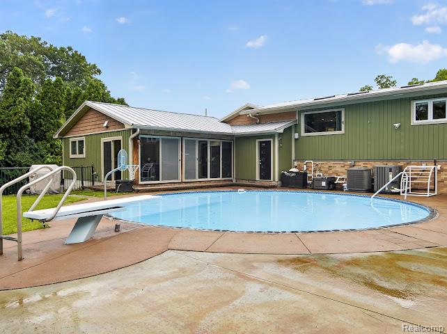 1320 Ellis Road Property Photo 2