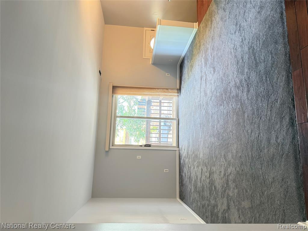 212 Pinewood Drive Property Photo 4