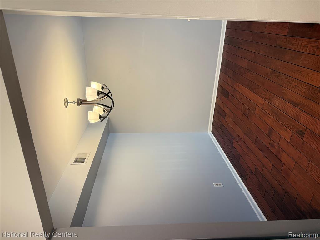 212 Pinewood Drive Property Photo 7
