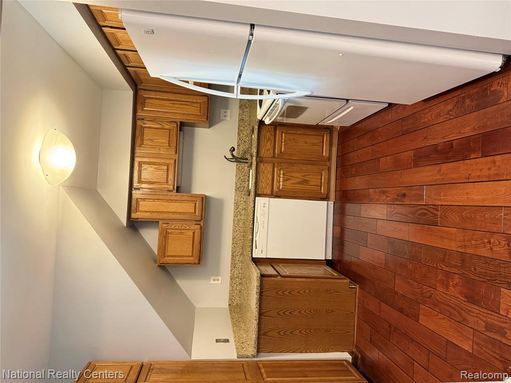 212 Pinewood Drive Property Photo 9
