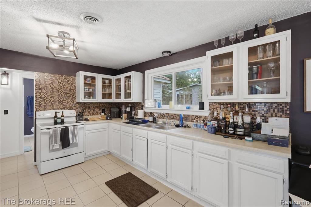 10556 Silver Lake Road Property Photo 14