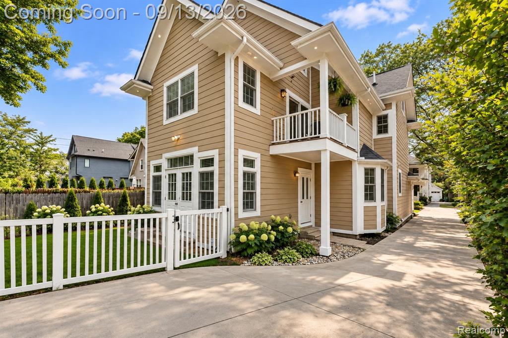 1240 Bird Avenue Property Photo 2
