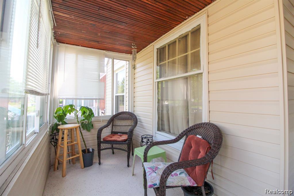 8411 Grandville Avenue Property Photo 7