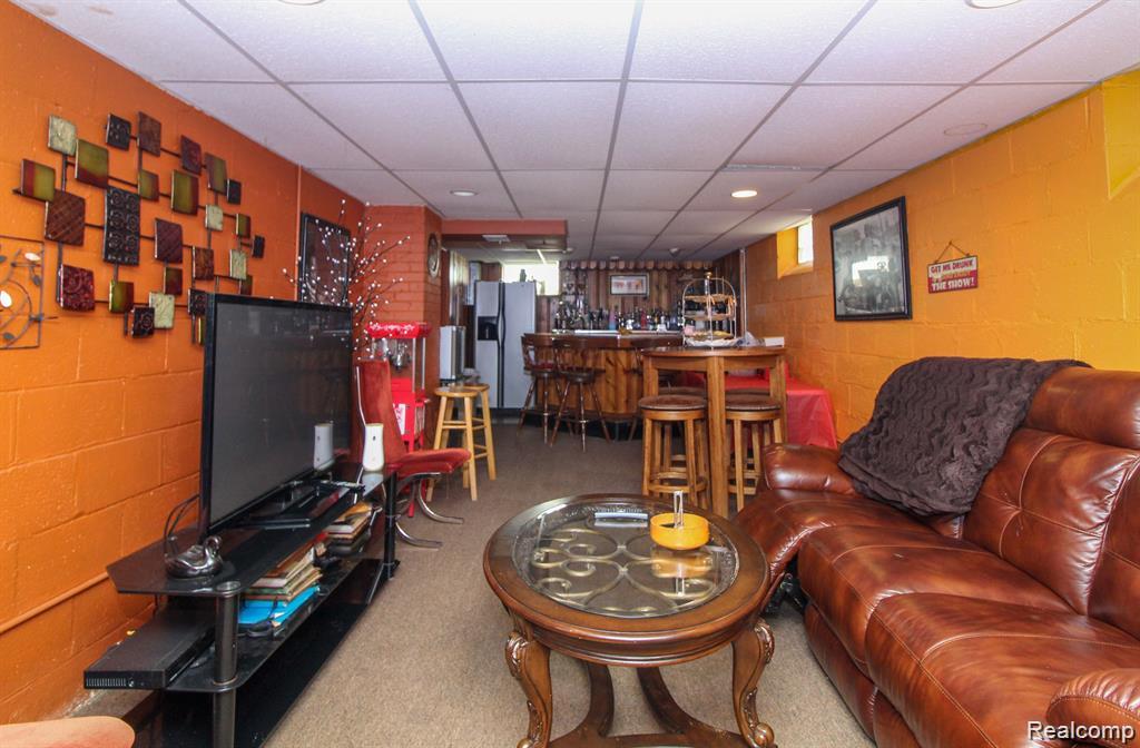 8411 Grandville Avenue Property Photo 8