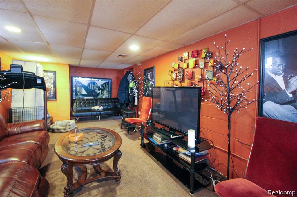 8411 Grandville Avenue Property Photo 12
