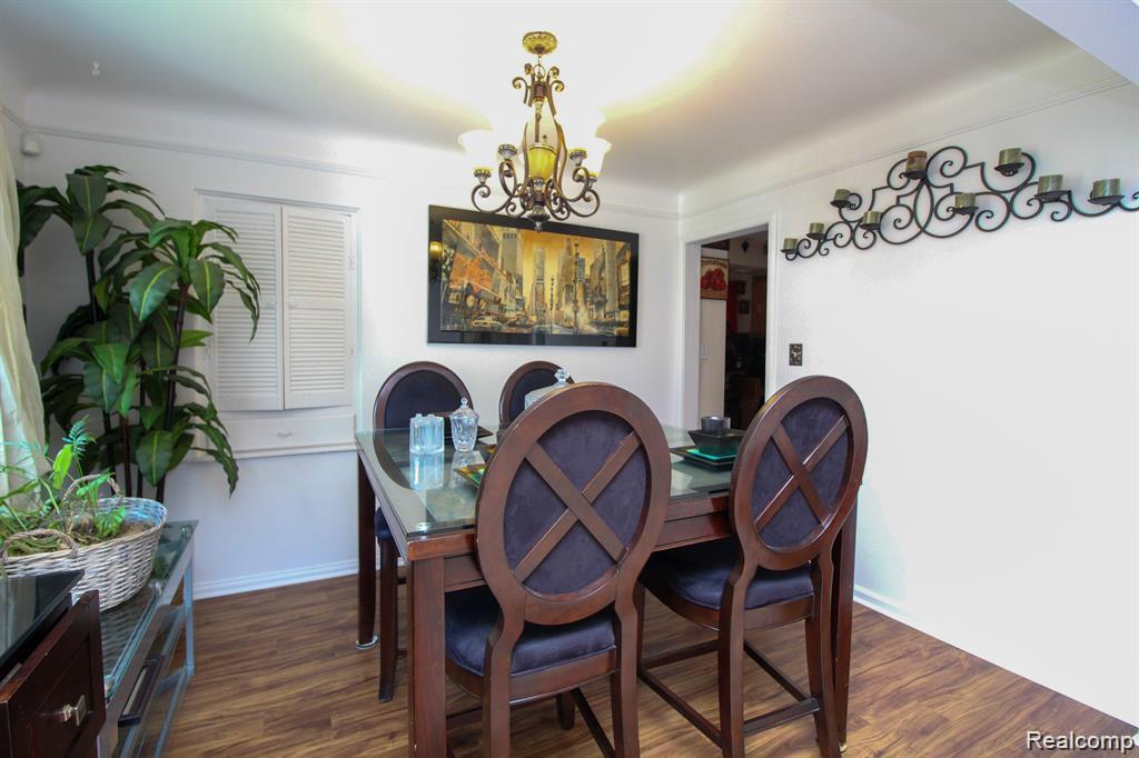 8411 Grandville Avenue Property Photo 18
