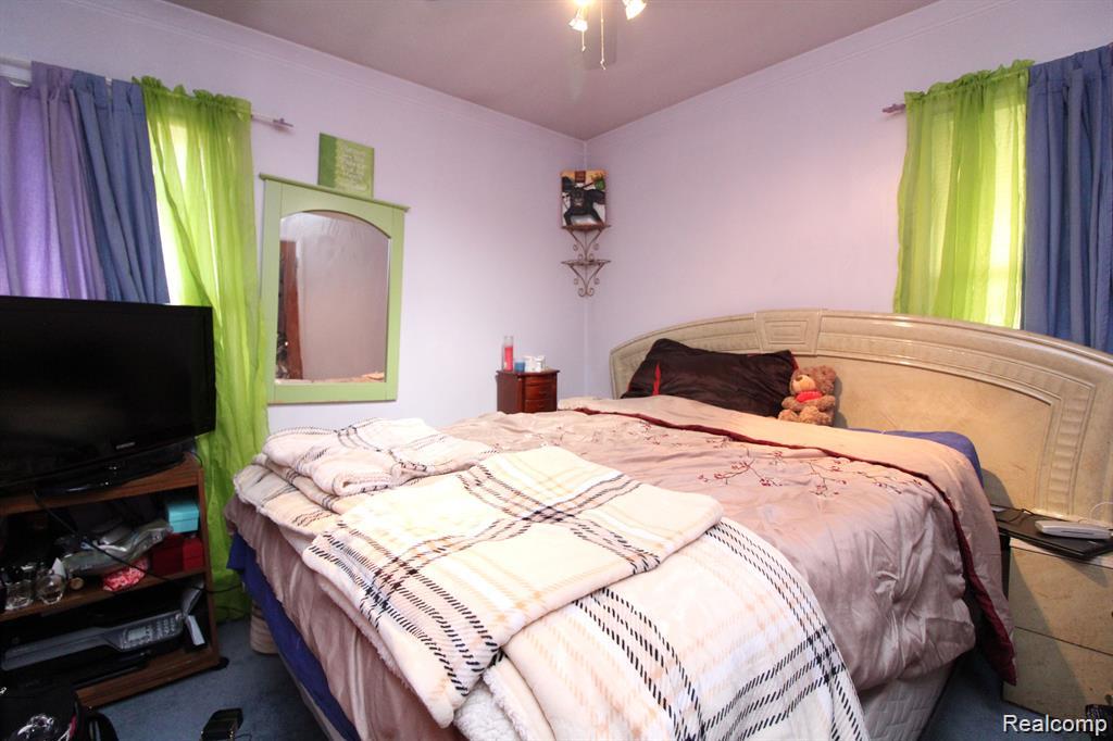 8411 Grandville Avenue Property Photo 19