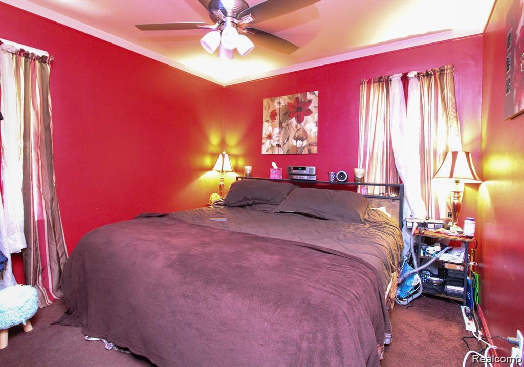 8411 Grandville Avenue Property Photo 20