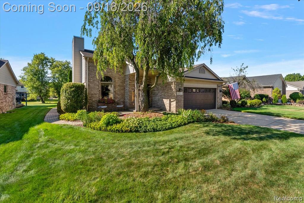 40111 Finley Drive Property Photo 3