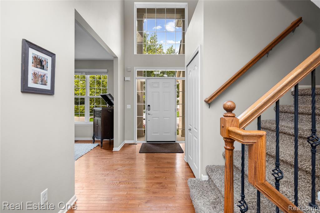 27062 Victoria Road Property Photo 5