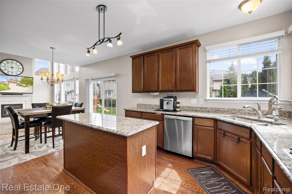 27062 Victoria Road Property Photo 8