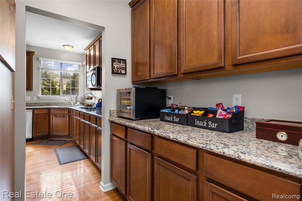 27062 Victoria Road Property Photo 12
