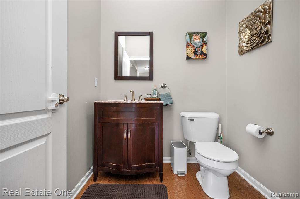 27062 Victoria Road Property Photo 13